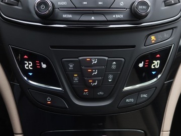 Opel Insignia I Country Tourer 2.0 CDTI Ecotec 163KM 2014 Opel Insignia 2.0 CDTI, Automat, Skóra, Navi, zdjęcie 15