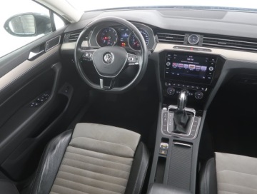 Volkswagen Passat B8 Limousine 1.8 TSI BlueMotion Technology 180KM 2017 VW Passat 1.8 TSI, Salon Polska, Automat, Skóra, zdjęcie 6