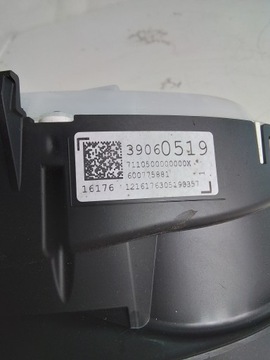 M438 BUDÍKY PŘÍSTROJOVÁ DESKA OPEL ASTRA K 1.4T 39060519