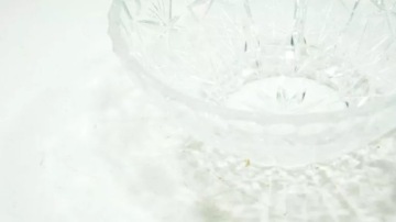 УДИВИТЕЛЬНАЯ ВЫСОКАЯ ХРУСТАЛЬНАЯ МИСКА