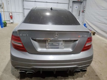 Mercedes Klasa C W205 2014 Mercedes-Benz Klasa C 63 AMG 2014 6.2l 6.2 Benzyna 451KM, zdjęcie 2