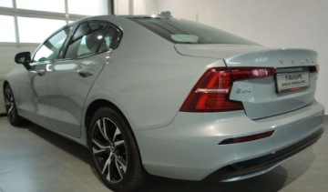 Volvo S60 III 2023 Volvo S60 Volvo S60 B5 B AWD Ultimate Dark 2.0 Hybryda 250KM, zdjęcie 5