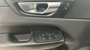 Volvo XC60 II 2021 Volvo XC 60 B4B Momentum, zdjęcie 12