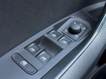 Skoda Karoq Crossover Facelifting 2.0 TDI SCR 150KM 2022 Skoda Karoq LED Matrix ACC Grzane fotele i szyba przednia Kamera AC 3-stre, zdjęcie 20