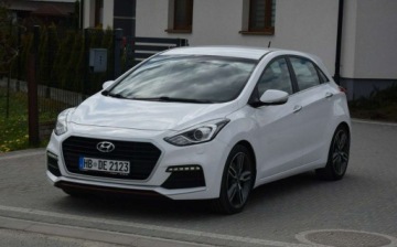 Hyundai i30 II Hatchback 5d Facelifting 1.6 GDI 186KM 2015 Hyundai i30 1.6 TGDI 185KM Navi Kamera 2015r Sprowadzony 1.6 Benzyna 185KM
