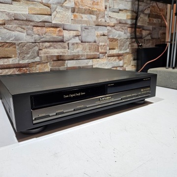 Видеомагнитофон MITSUBISHI HS-M54