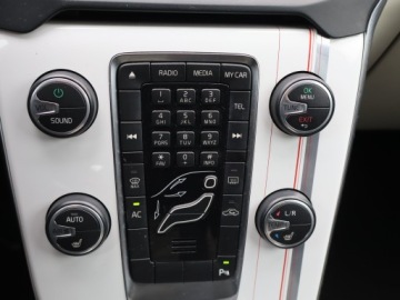 Volvo V40 II Hatchback 2.0 D3 150KM 2013 Volvo V40 Cross Country 2.0 D3, Salon Polska, zdjęcie 11