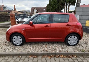 Suzuki Swift IV Hatchback 5d 1.3 92KM 2009 Suzuki Swift 1.3 Comfort 1.3 Benzyna 92KM BEZWYPADKOWY, zdjęcie 3