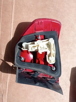 BMW 3 E90 SVĚTLO LEVÝ ZADNÍ EU