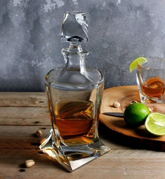 ГРАФИН ДЛЯ ВИСКИ BOHEMIA QUADRO 850 МЛ СТЕКЛО