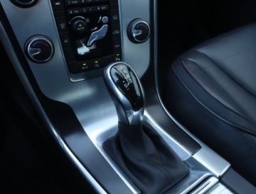 Volvo XC60 I SUV Facelifting 2.0 D4 DRIVE-E 190KM 2015 Volvo XC60 D4, Salon Polska, Serwis ASO, 187 KM, zdjęcie 11