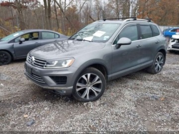 Volkswagen Touareg II 2017 Volkswagen Touareg 2017 VOLKSWAGEN TOUAREG V6 WOLFSBURG EDITION 3.6 Benzyna, zdjęcie 2