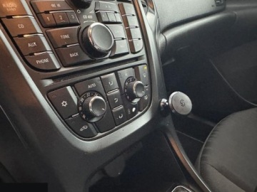 Opel Astra J Sports Tourer 1.7 CDTI ECOTEC 110KM 2011 Opel Astra 1.7 CDTI Caravan DPF Selection 110KM 2011r, zdjęcie 19