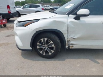 Toyota Highlander III 2021 Toyota Highlander 2021 TOYOTA HIGHLANDER XLE 3.5 Benzyna 295KM, zdjęcie 6