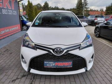 Toyota Yaris III Hatchback 5d Facelifting 1.33 Dual VVT-i 99KM 2016 Toyota Yaris Kamera Klimatronik Hands Free Alu 1.3 Benzyna 99KM, zdjęcie 1