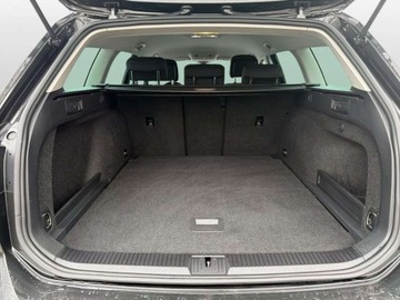Volkswagen Passat B8 Variant Facelifting 1.5 TSI EVO 150KM 2023 Volkswagen Passat reflektory LED kamera nawigacja tempomat aktywny FV, zdjęcie 33