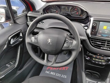 Peugeot 208 I Hatchback 5d Facelifting 1.2 PureTech 82KM 2017 Peugeot 208 Allure Navi Kamera Panorama Podgrzewane fotele Elektryka PDC A, zdjęcie 20