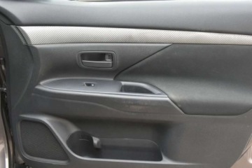 Mitsubishi Outlander III SUV Facelifting 2015 2.0 MIVEC 150KM 2016 Mitsubishi Outlander MITSUBISHI OUTLANDER 2.0 150KM HAK LED Gwarancja 12m-, zdjęcie 21