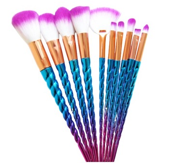 Набор теней для век Makeup Revolution Palette из 20 кистей