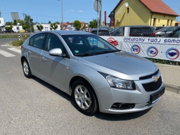 Chevrolet Cruze Sedan 2.0 VCDI 16V DOHC 163KM 2012 Chevrolet Cruze NAWIGACJA PARKTRONIC TYL TEMPOMAT NOWE TARCZE SWIECE KOMPL, zdjęcie 2