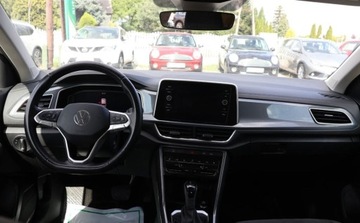 Volkswagen T-Roc I SUV Facelifting 1.5 TSI ACT 150KM 2023 Volkswagen T-Roc Nawigacja, Grzane Fotele, Alcantara, Czujniki PT, Tempoma, zdjęcie 5