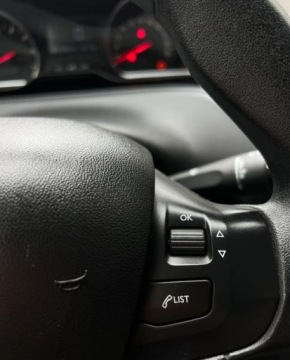 Peugeot 208 I Hatchback 3d 1.2 VTI 82KM 2013 Peugeot 208 Czujniki Parkowania Climatronic Alu Warszawa 1.2 Benzyna 82KM, zdjęcie 24