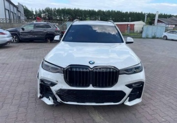 BMW X7 SUV M 4.0 M50i 530KM 2022 BMW X7 2022 BMW X7, M50I 4x4 - W POLSCE, po oplatach i akcyzie 4.4 Benzyna, zdjęcie 3