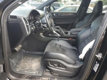 Porsche Cayenne III 2023 Porsche Cayenne 2023 PORSCHE CAYENNE GTS 4.0 Benzyna 500KM, zdjęcie 6