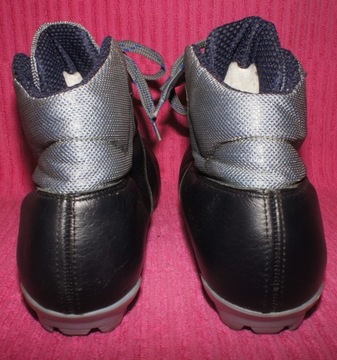 МАДШУС - КОЖАНЫЕ БЕГОВЫЕ ЛЫЖИ 42; 270 мм