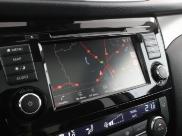 Nissan Qashqai II Crossover Facelifting 1.3DIG-T 140KM 2019 Nissan Qashqai klima auto navi kamera i czujniki, zdjęcie 23