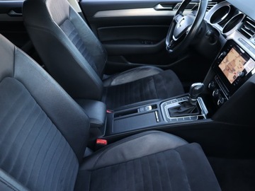 Volkswagen Passat B8 Limousine 1.8 TSI BlueMotion Technology 180KM 2017 VW Passat 1.8 TSI, Salon Polska, Automat, Skóra, zdjęcie 8