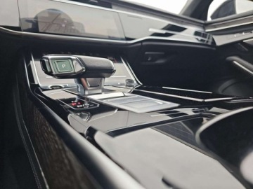 Audi A8 D5 Sedan Facelifting 3.0 55 TFSI 340KM 2022 Audi A8 pneumatyka, panoramiczny dach, kamery 360, BO, head up 3.0 Benzyna, zdjęcie 18