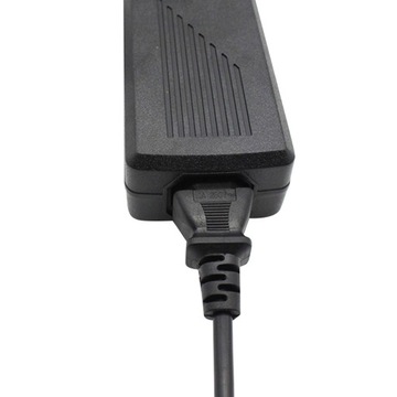 Uniwersalna ładowarka sieciowa 12V 5A AC100-240V na DC