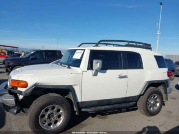 Toyota FJ Cruiser 2013 Toyota FJ 2013 r., 4,0L 4.0 Benzyna 260KM, zdjęcie 5