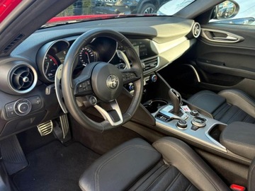 Alfa Romeo Giulia II Sedan Facelifting 2023 2.0 GME Turbo 280KM 2025 ALFA ROMEO Giulia Turbo Veloce Q4 Sedan 2.0 (280KM) 2025, zdjęcie 8