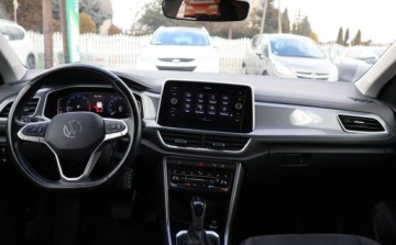 Volkswagen T-Roc I SUV Facelifting 1.5 TSI ACT 150KM 2023 Volkswagen T-Roc Nawigacja, Grzane Fotele, Alcantara, Czujniki PT, Tempoma, zdjęcie 17