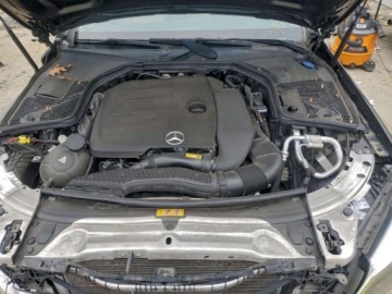 Mercedes Klasa C W205 2020 Mercedes-Benz Klasa C 300 4Matic 2020 2.0 Benzyna 255KM, zdjęcie 6