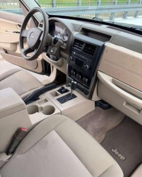 Jeep Liberty 2008 Jeep Liberty Jeep Liberty 3.7 BenzynaLPG 210KM, zdjęcie 6