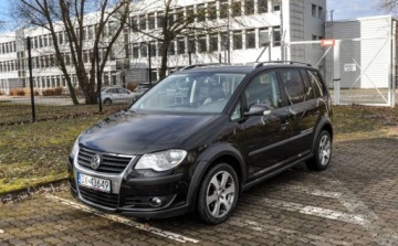 Volkswagen Touran I 2.0 TDI 140KM 2007 Volkswagen Touran Cross 2,0TDI Lift 7-osobowy 2.0 Diesel 140KM, zdjęcie 1