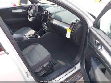 Volvo XC40 2024 Volvo XC 40 B5 2024 2.0l 2.0 Benzyna 247KM, zdjęcie 7