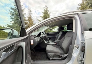 Volkswagen Passat B7 Variant 1.6 TDI CR DPF BlueMotion 105KM 2012 Volkswagen Passat Volkswagen Passat 1.6 TDI DPF BlueMot Highline 1.6 Diesel, zdjęcie 15