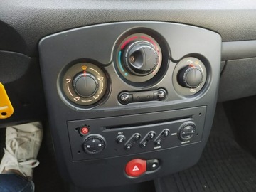 Renault Clio III Hatchback 5d 1.2 i 16V 65KM 2008 Renault Clio 1.2 65KM dobrze utrzymany, zdjęcie 3