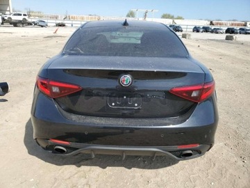 Alfa Romeo Giulia II Sedan 2.0 TBi 280KM 2017 Alfa Romeo Giulia TI Q4 2017 2.0l 2.0 Benzyna 280KM, zdjęcie 2