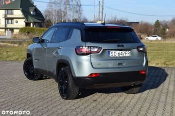 Jeep Compass II SUV Facelifting 1.5 MHEV T4 130KM 2022 Jeep Compass 1.5 GSE T4 e-Hybrid Limited Alpine Full LED Kamery 360 ACC Cz, zdjęcie 4