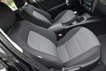 Toyota Avensis III Sedan Facelifting 2015 1.6 Valvematic 132KM 2015 Toyota Avensis 1.6 132KM 2015r. lift SALON climatr, zdjęcie 22