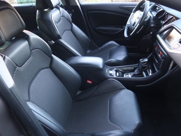 Citroen C5 III Tourer 2.0 BlueHDi 180KM 2016 Citroen C5 2.0 BlueHDI, 178 KM, Automat, Skóra, zdjęcie 8