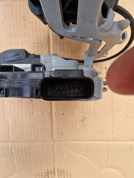 KIA VENGA 09-19 ZÁMEK DVEŘE PRAVÝ PŘEDNÍ 4 PIN