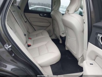Volvo XC60 II 2021 Volvo XC 60 2021 VOLVO XC60 T5 MOMENTUM 2.0 Benzyna 250KM, zdjęcie 12