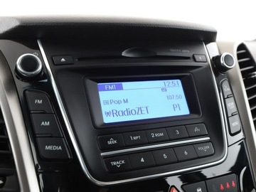 Hyundai i30 II Hatchback 5d 1.4 MPI 100KM 2015 Hyundai i30 niski przebieg grzane fotele PDC, zdjęcie 22
