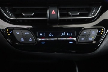 Toyota C-HR I Crossover 1.8 Hybrid 122KM 2017 Toyota C-HR 1.8 Hybrid, Salon Polska, Serwis ASO, zdjęcie 15